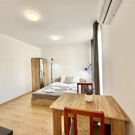 Menada Aphrodite Appartement *