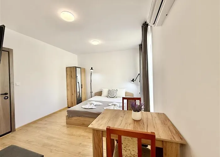 Menada Aphrodite Lejlighed *