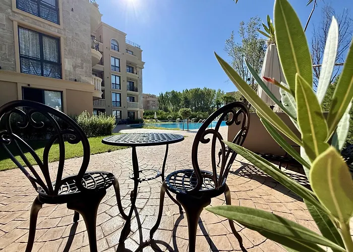 Menada Aphrodite Lejlighed *